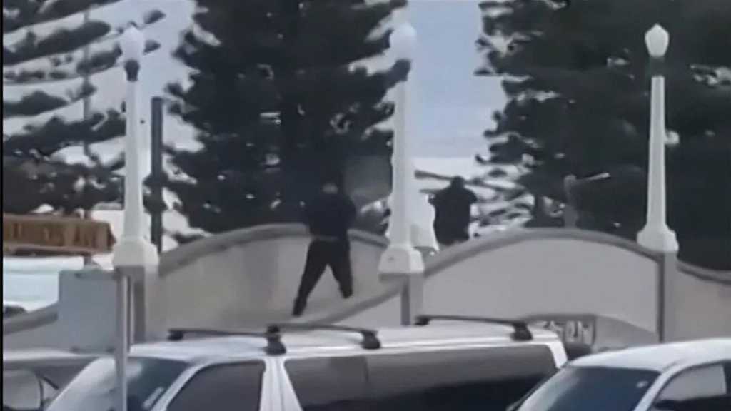 L’Australie en deuil après une attaque contre une fête juive qui a fait 15 morts 