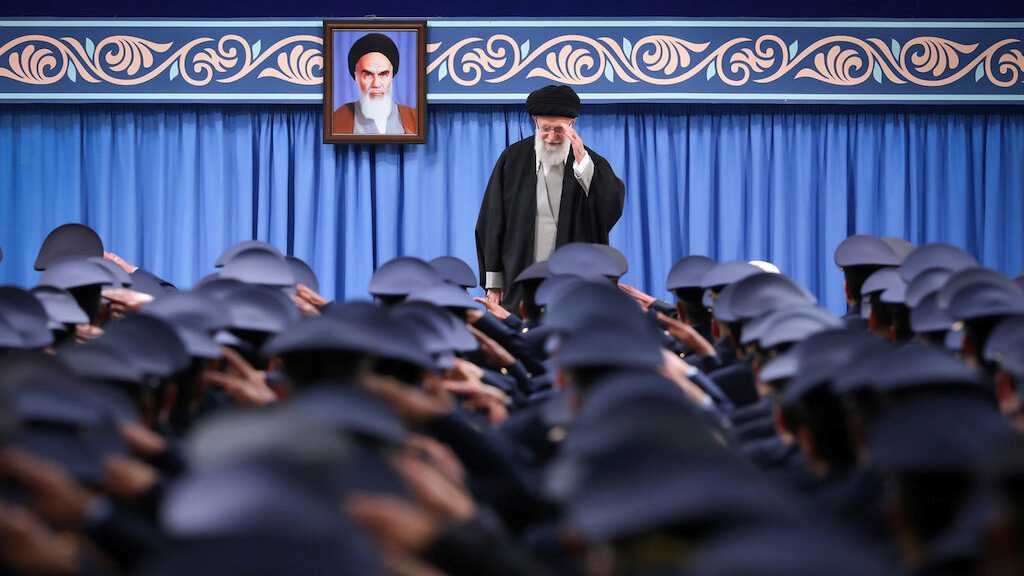 Iran: Toute action contre l’imam Khamenei déclenchera une riposte militaire dévastatrice, avertit l’état-major des forces armées