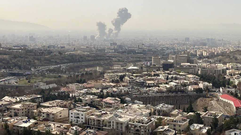 Iran: Trump annonce avoir mené «des opérations de combat majeures», premiers tirs de missiles iraniens contre «Israël»