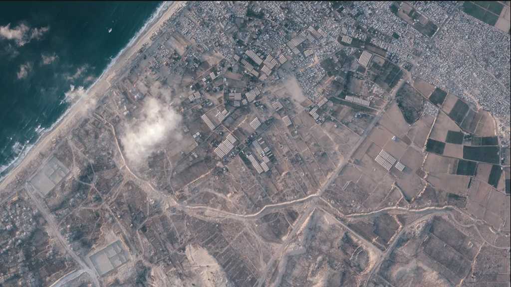 «Israël» construit une barrière de terre coupant Gaza en deux