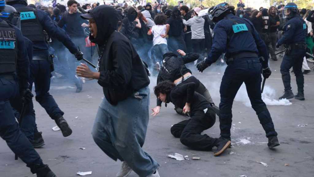 La colère lycéenne se prolonge en France: Blocages, affrontements et près de 8.000 gardes à vue